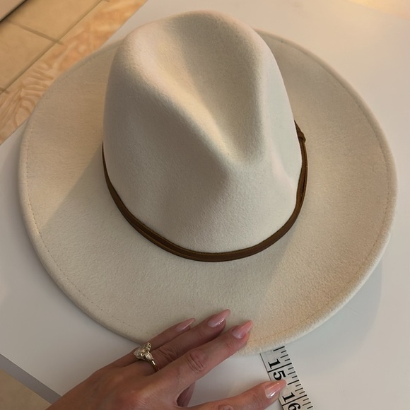 WYETH Billie Mid Brim 100% Wool Fedora in Cream PRICE FIRM - Picture 15 of 16